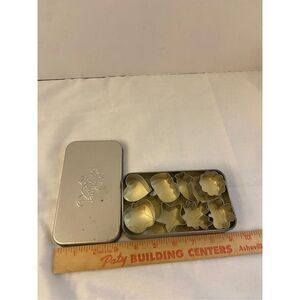 Pampered chef stainless mini cookie cutters‎ shapes 6x3.5" box scuffs